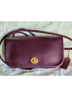 Vintage Coach Dinky Burgandy Leather Crossbody Bag